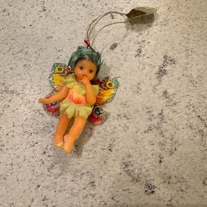 Ashton Drake Heirloom
Ornaments "Bashful
Butterfly" The Enchanted Garden.